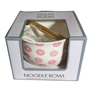 Noodle Bowl Set, Typically Used for Ramen or Pho NWT with Sticks and Spoon-Pink